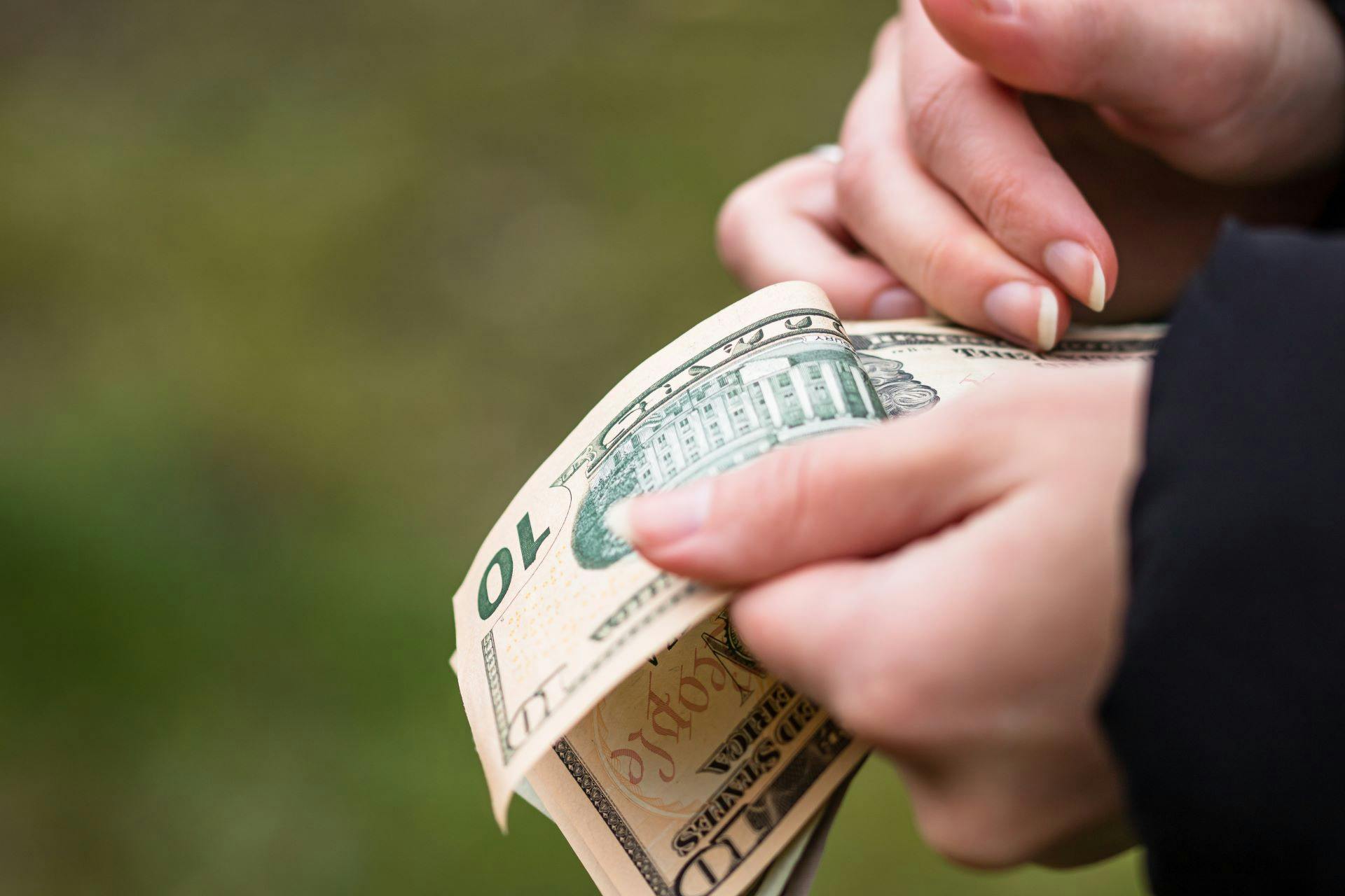 ¿Cuál es el mejor momento para cambiar dólares a soles?