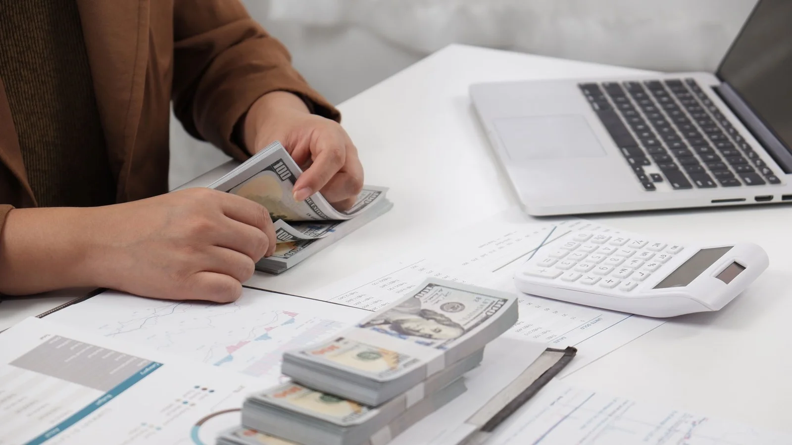 Consolida tus cuentas por cobrar con factoring
